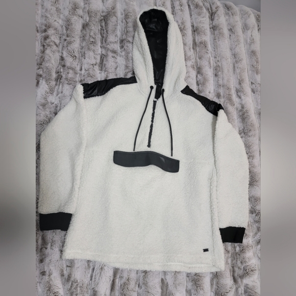Mny super soft and comfortable fleece hoodie - Picture 1 of 2